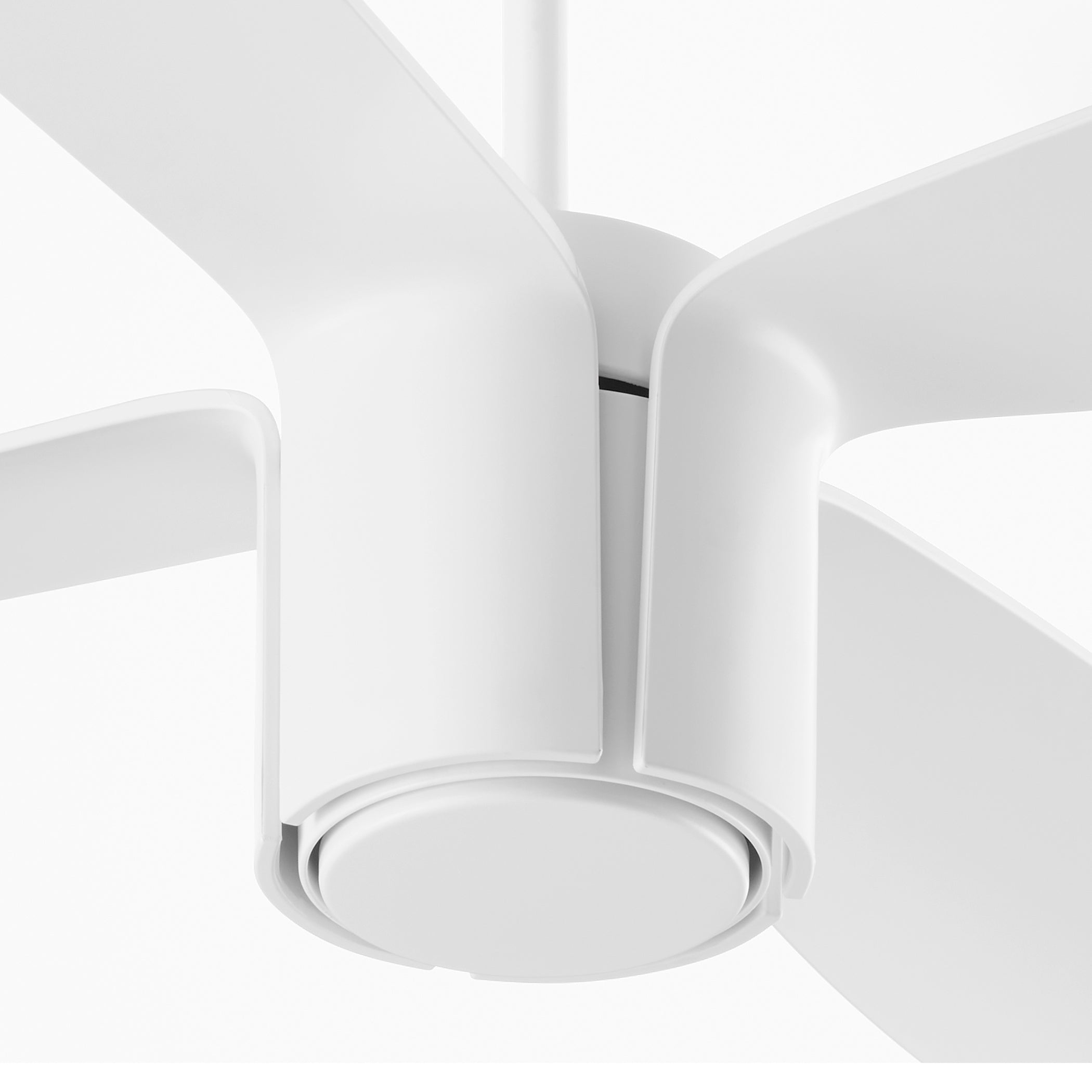 Oxygen by Quorum SAMARAN 3-116-6 Fan - White