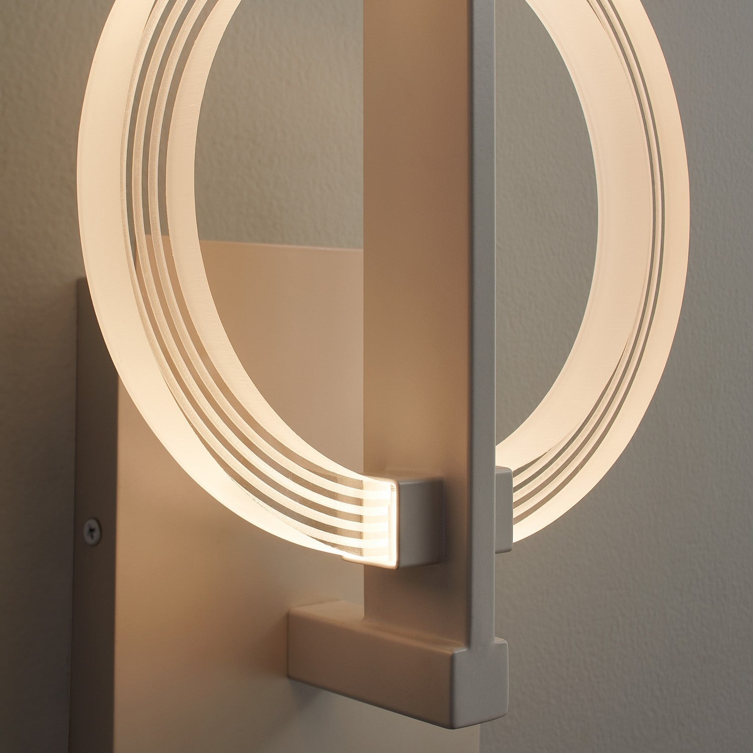 Oxygen by Quorum ARENA 3-5014-6 Sconce - White