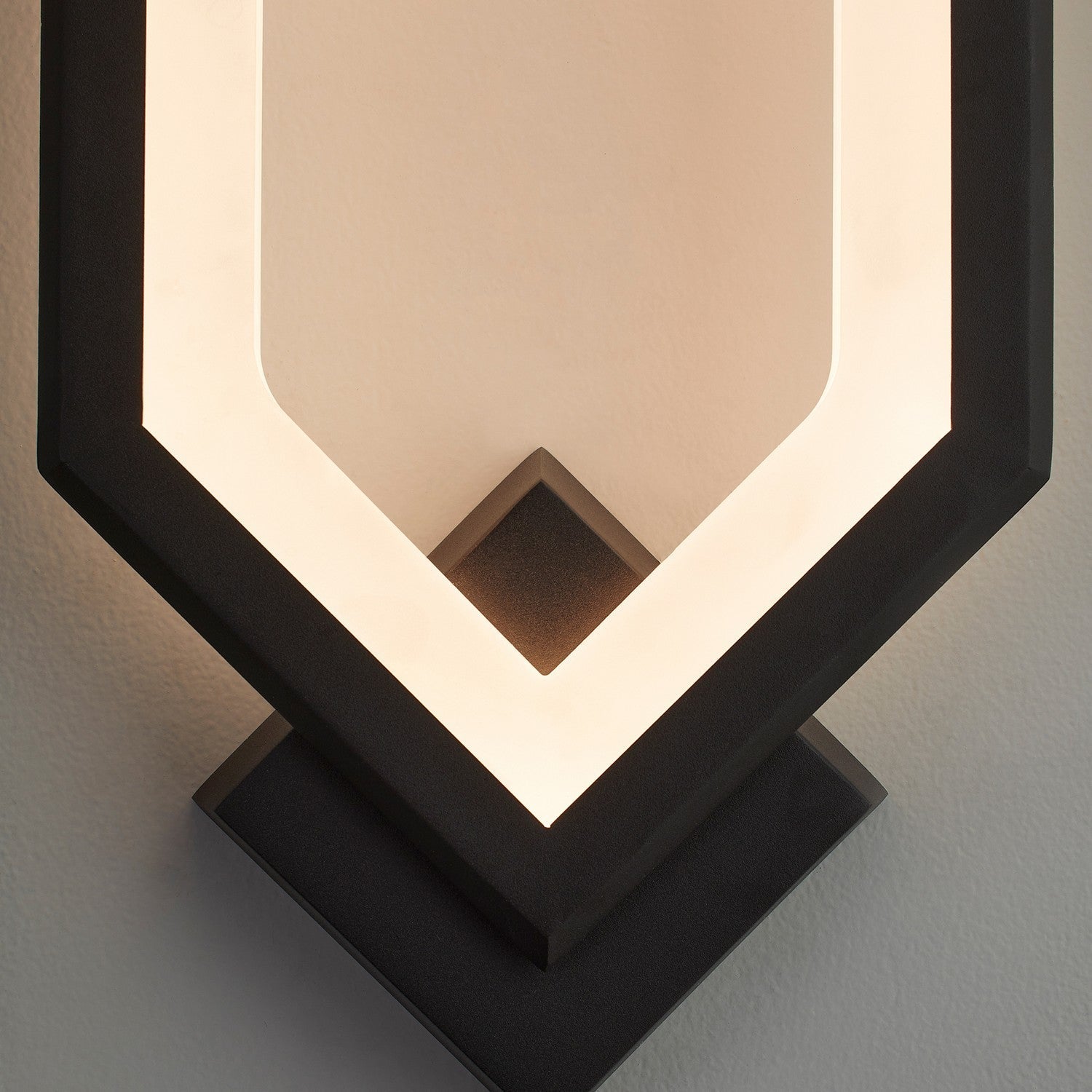 Oxygen by Quorum AEGIS 3-59-15 Sconce - Black